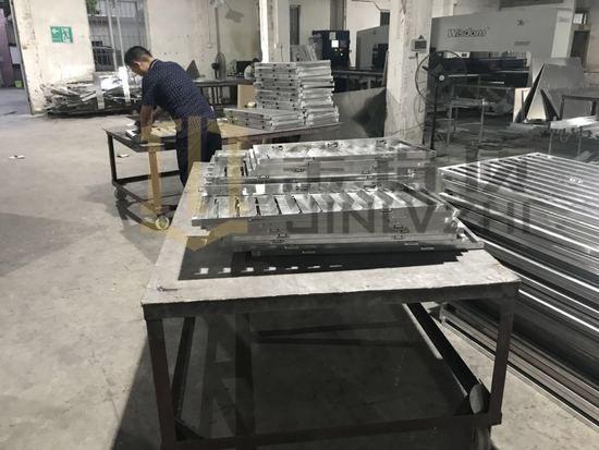 百叶型空调罩成型中 金铝质